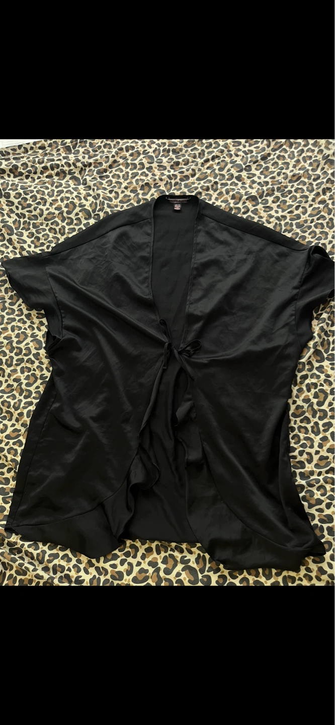 Victoria’s Secret cover up / robe