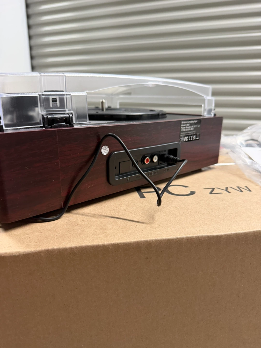Vintage Style Record Player with bluetooth and speakers - photo 2