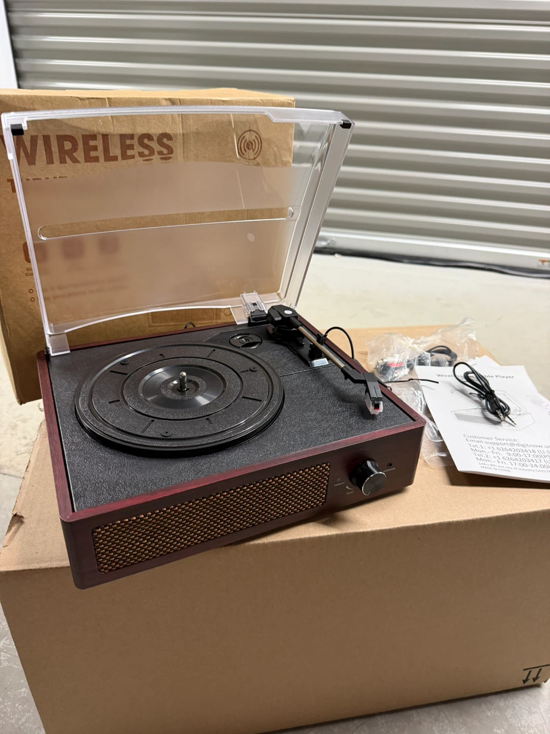 Vintage Style Record Player with bluetooth and speakers