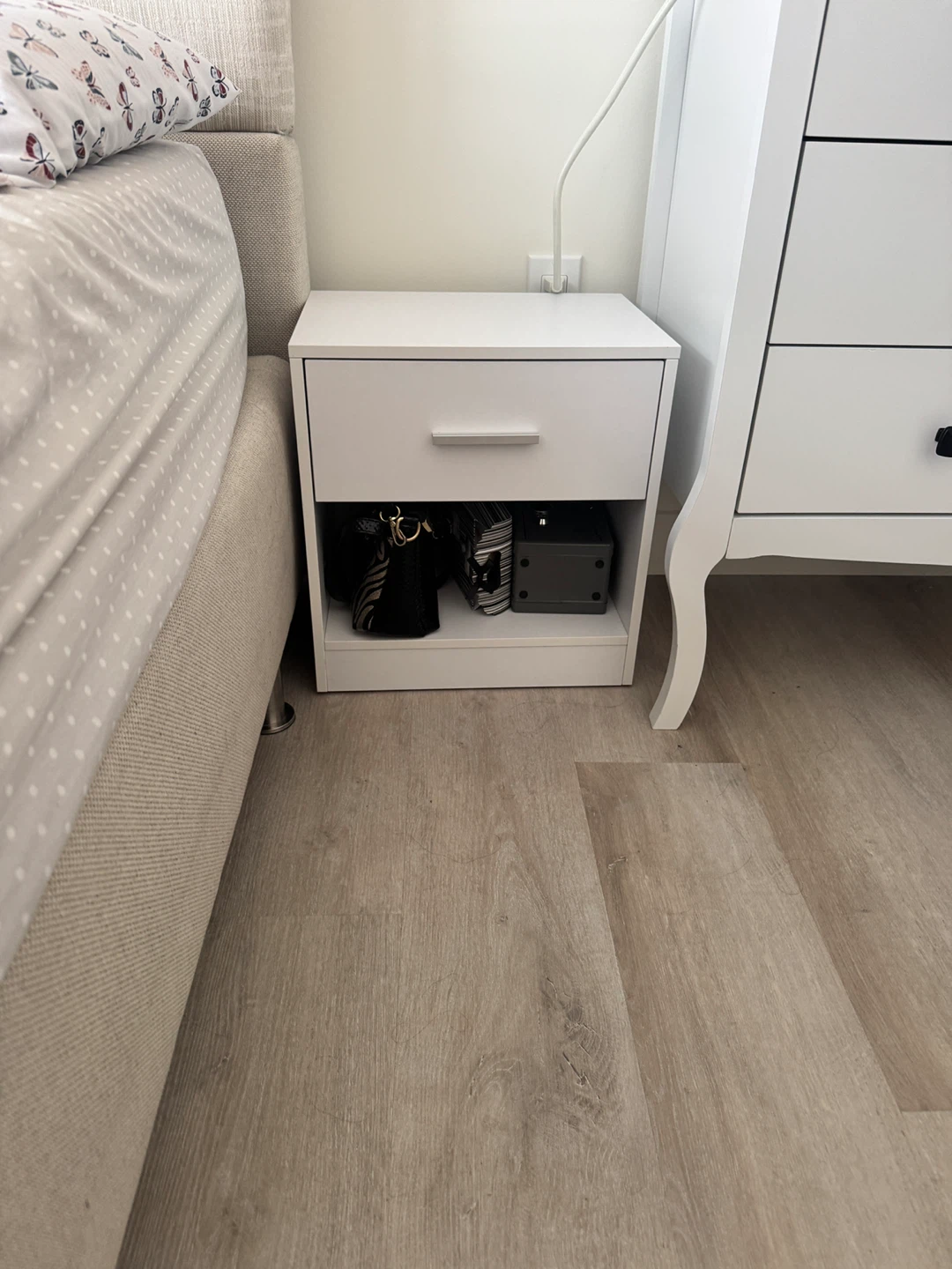 Vanity Dresser with mirror and a side table - photo 3