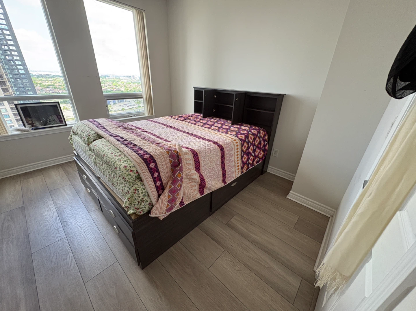 Dark Wood Queen Bed Frame with Storage Headboard and Drawers - photo 2