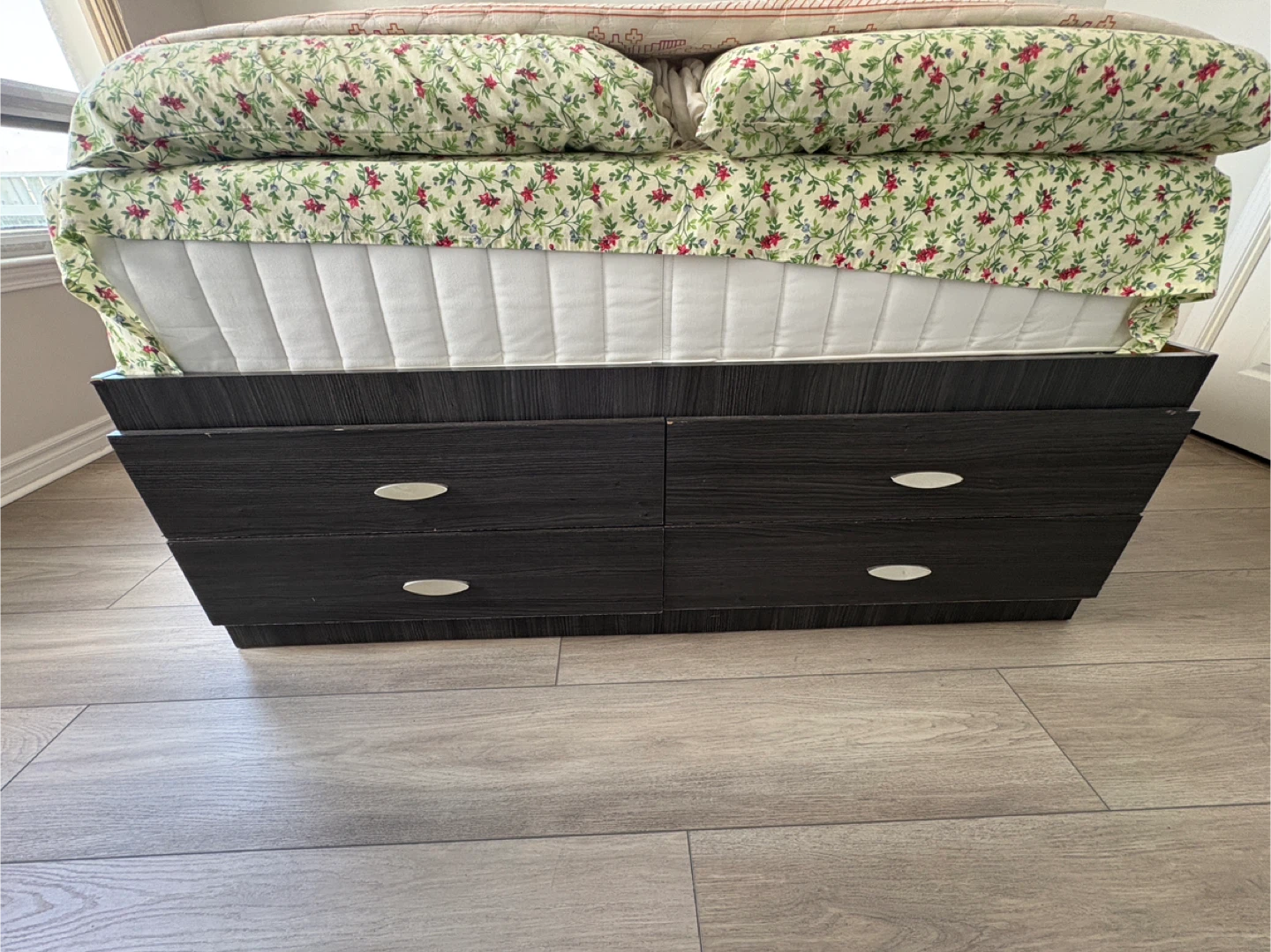 Dark Wood Queen Bed Frame with Storage Headboard and Drawers - photo 4