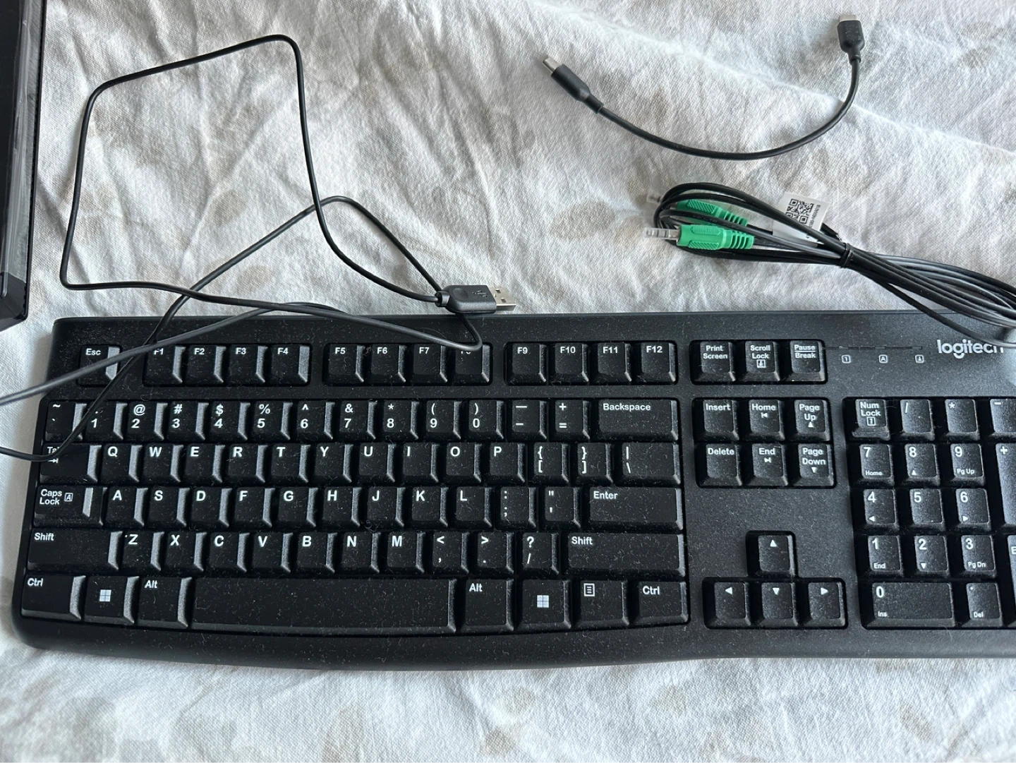Logitech Keyboard with Monitor and Cables - photo 2
