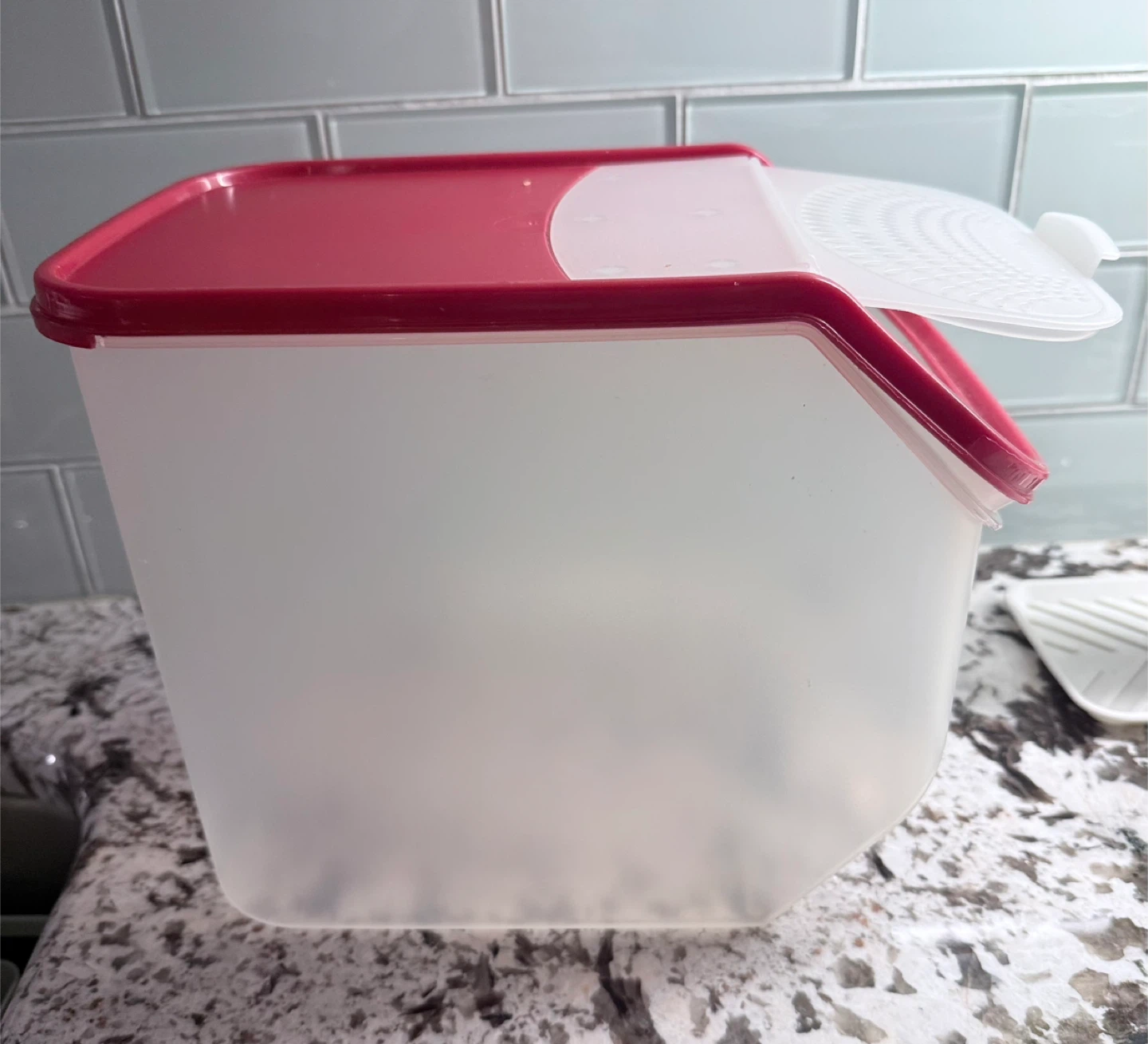 Tupperware Container with Vented Lid - photo 3
