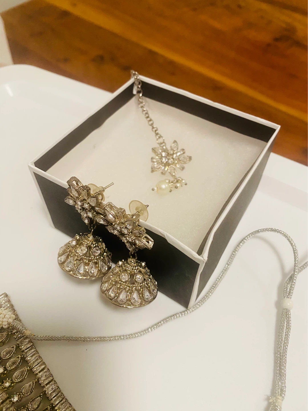 Beaded Choker Necklace set  with Faux Pearls and Crystals - photo 4
