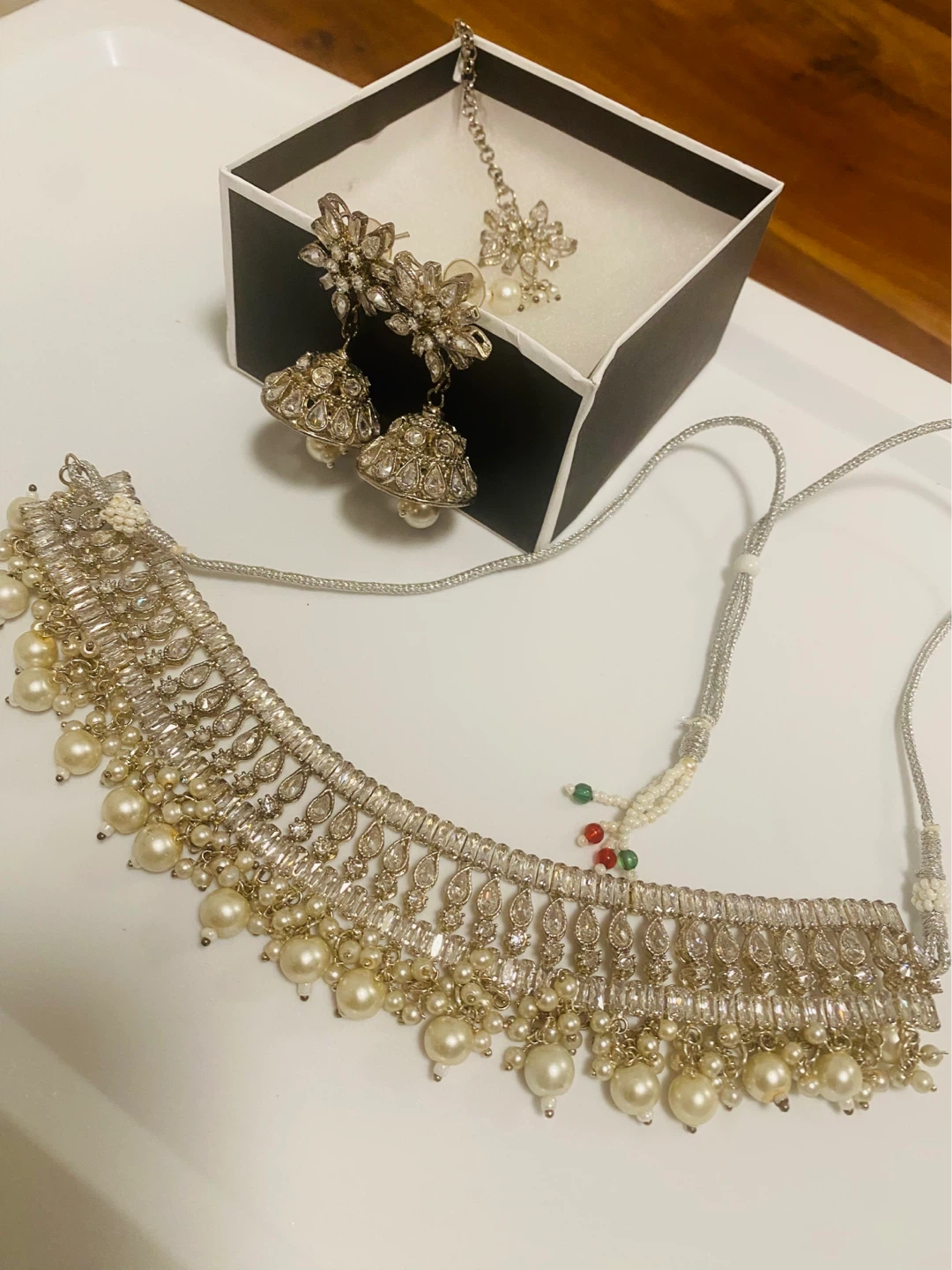 Beaded Choker Necklace set  with Faux Pearls and Crystals - photo 5