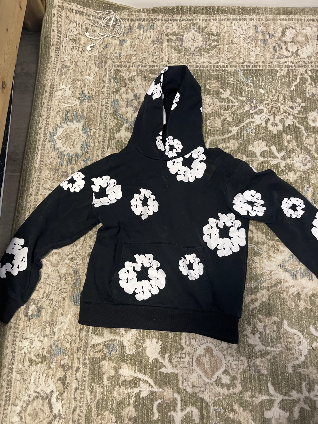 Black Sweatpants and Hoodie Set with White Floral Print - photo 3