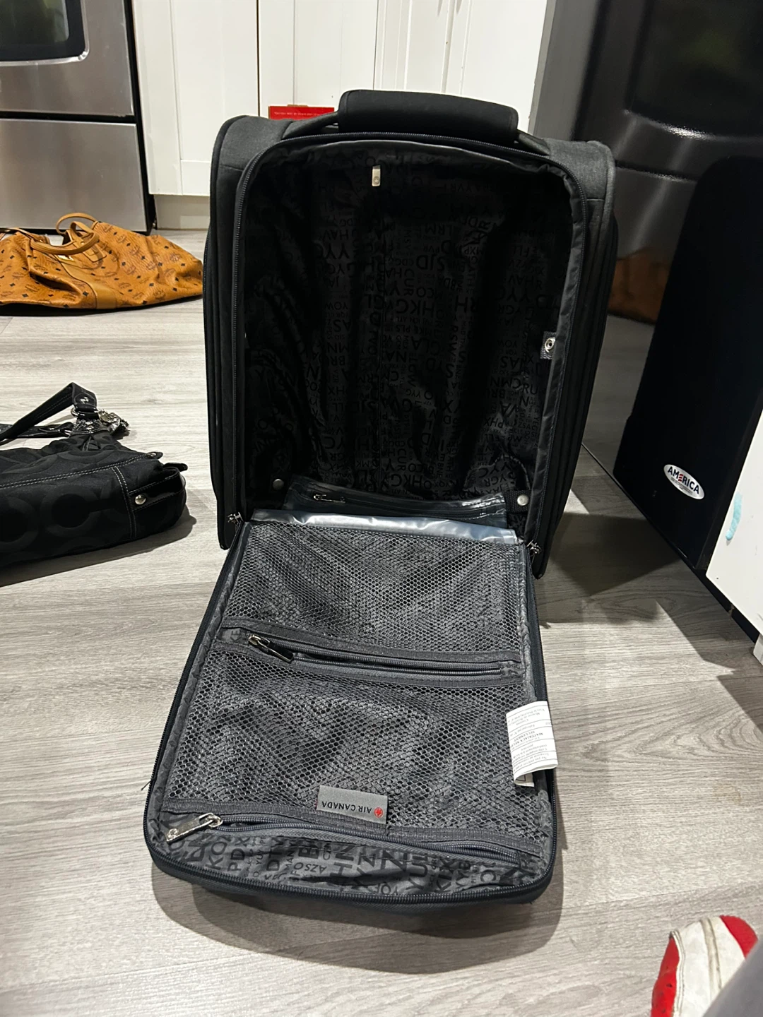 Air Canada Carry-On Luggage - photo 3