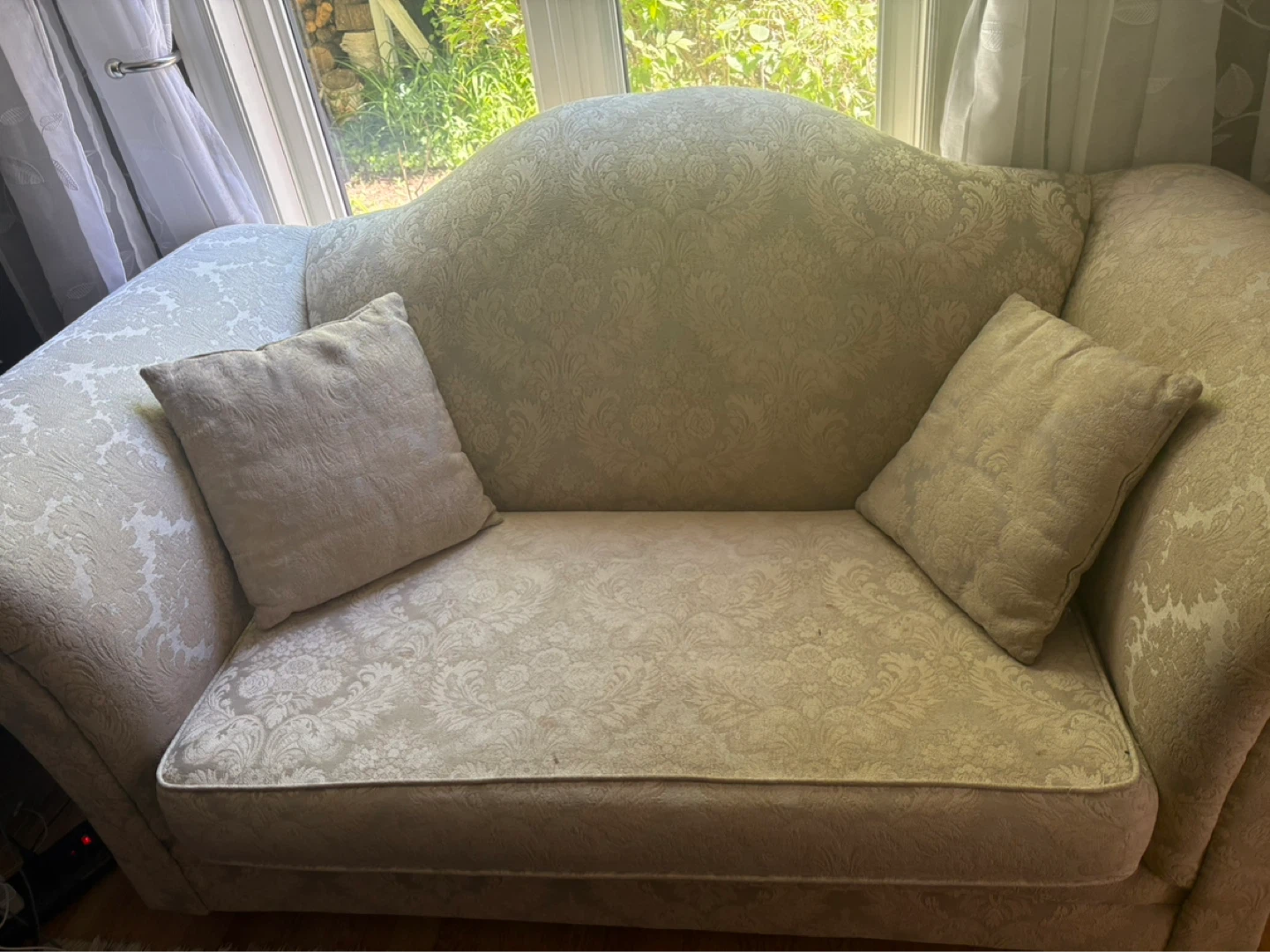 Loveseat Sofa with Patterned Fabric - photo 4