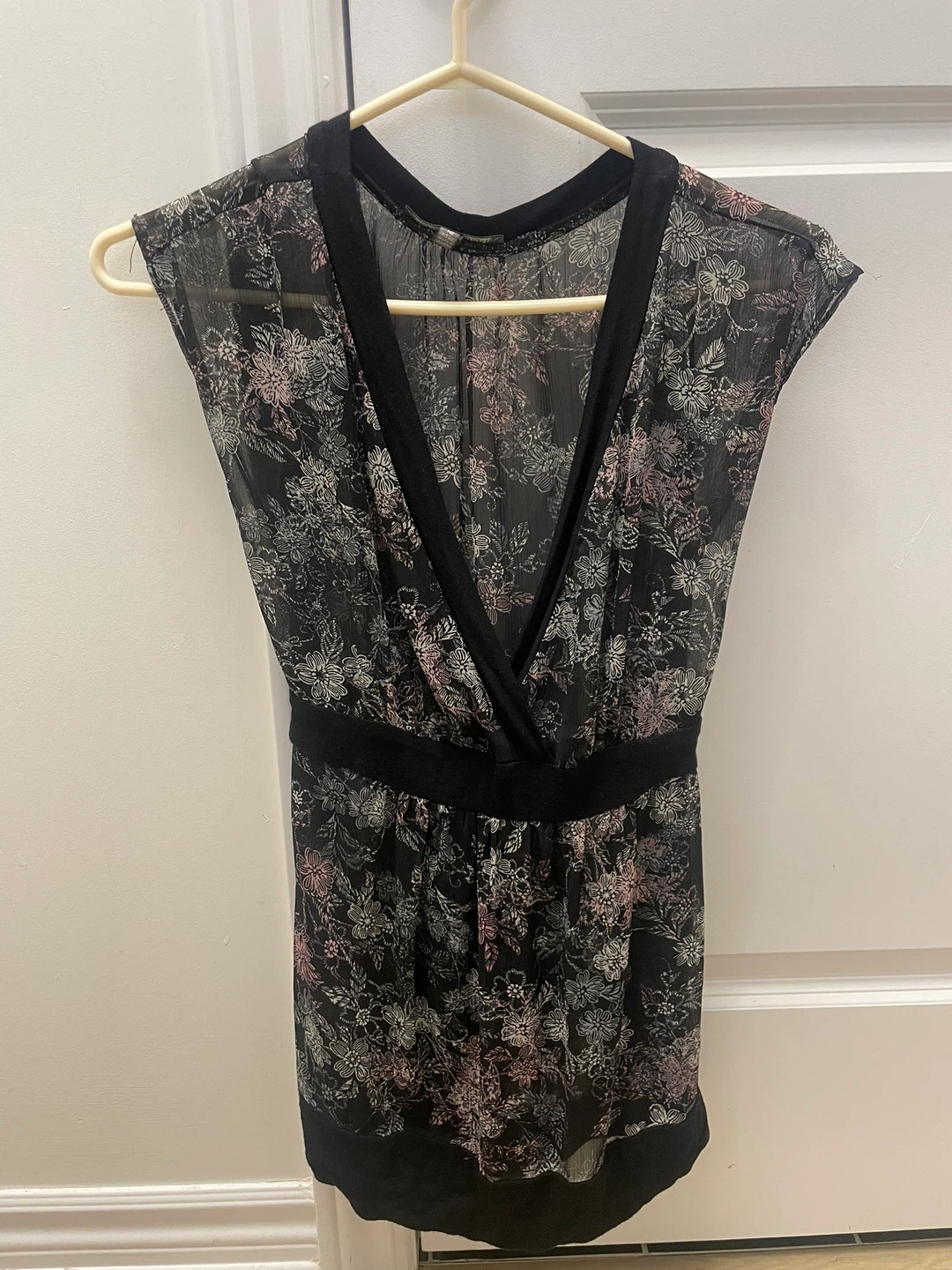 Tristan & America Floral V-Neck Blouse