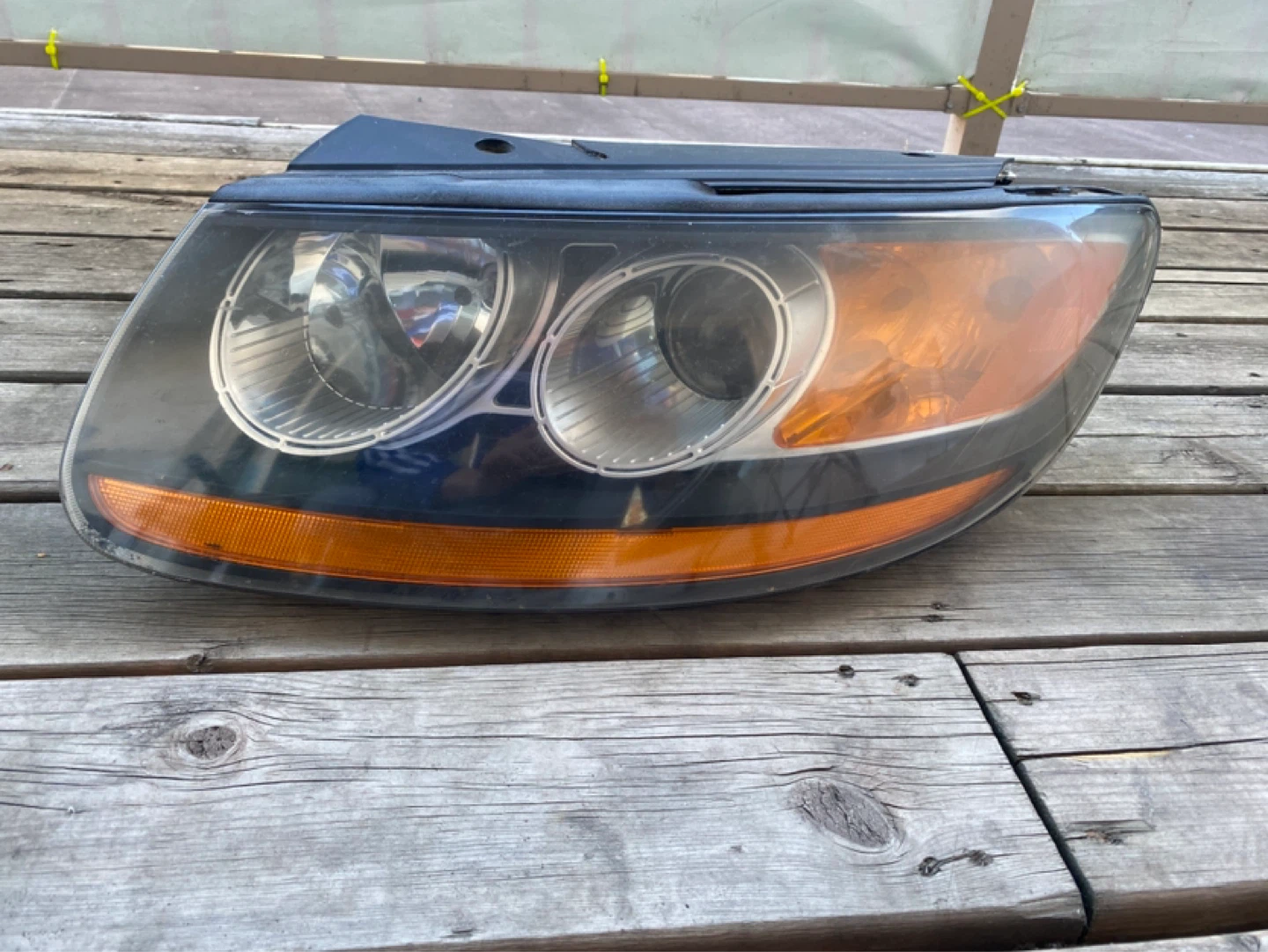 Used left Headlight Assembly Santa Fe 2012 - photo 2