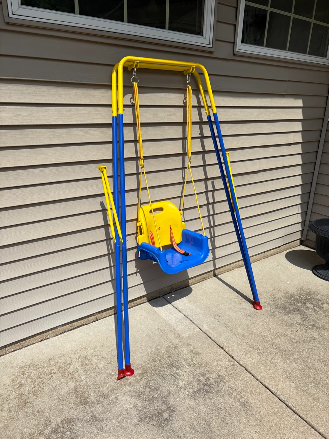 Foldable Portable Swing for Kids / Excellent Condition - photo 3