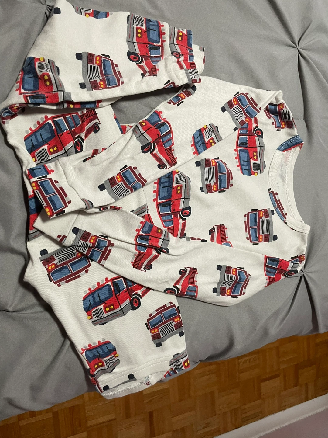 Gap kids Organic Cotton Fire Truck Pajamas Size 6