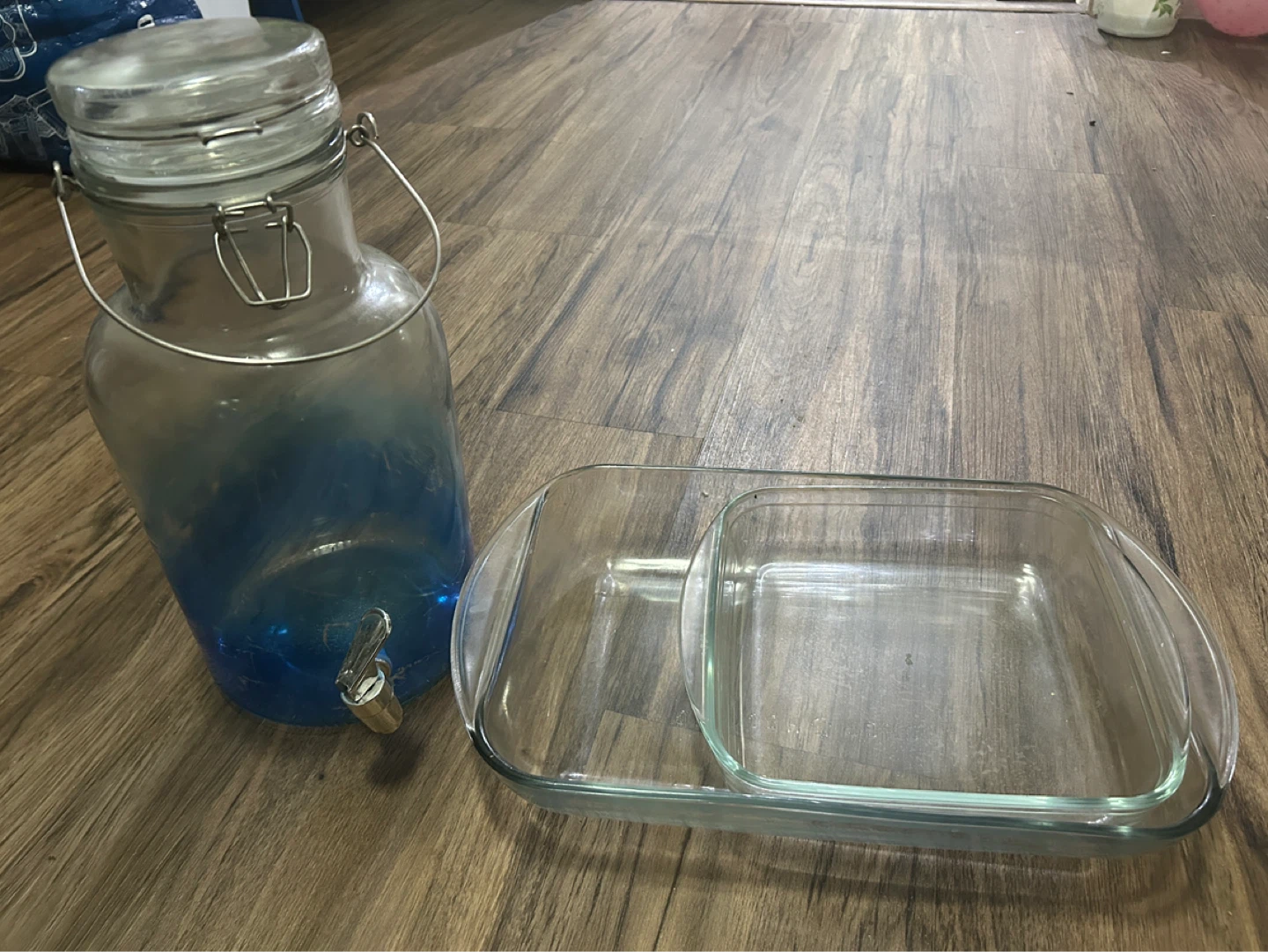 Moveout sale:  Glass Beverage Dispenser and Baking Dish Set