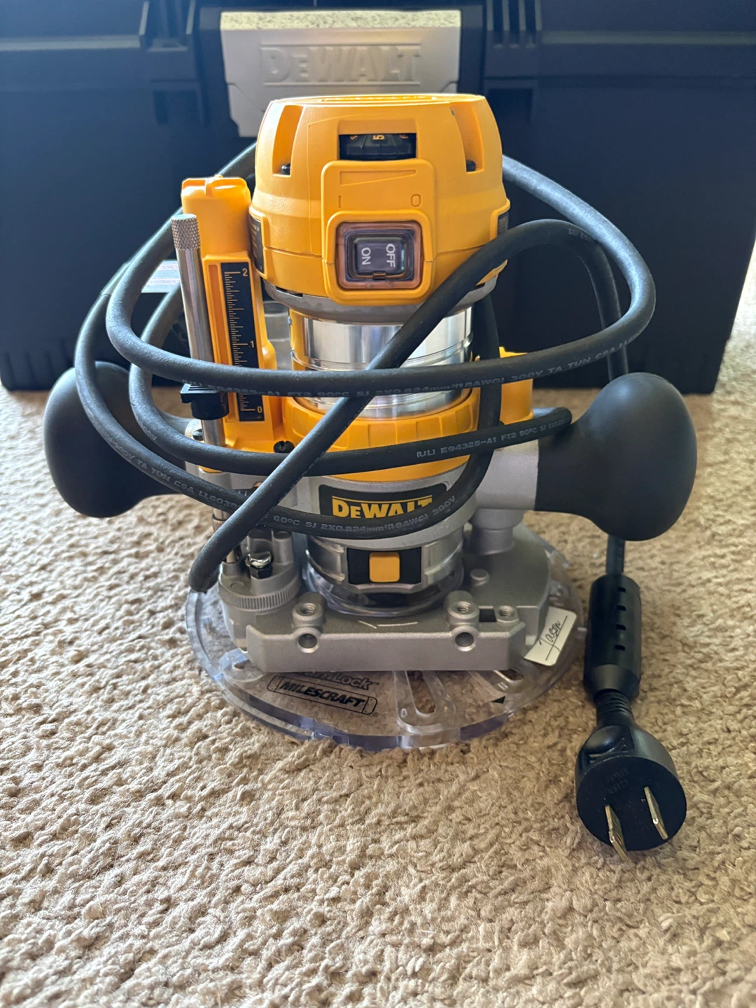 Dewalt DWP611PK Router with Milescraft SignPro / Used Once