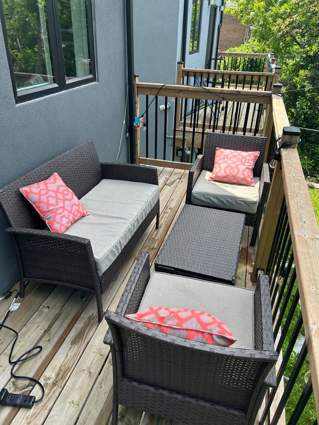 Title: 4-Piece Hampton Bay Wicker Patio Set w/ Storage