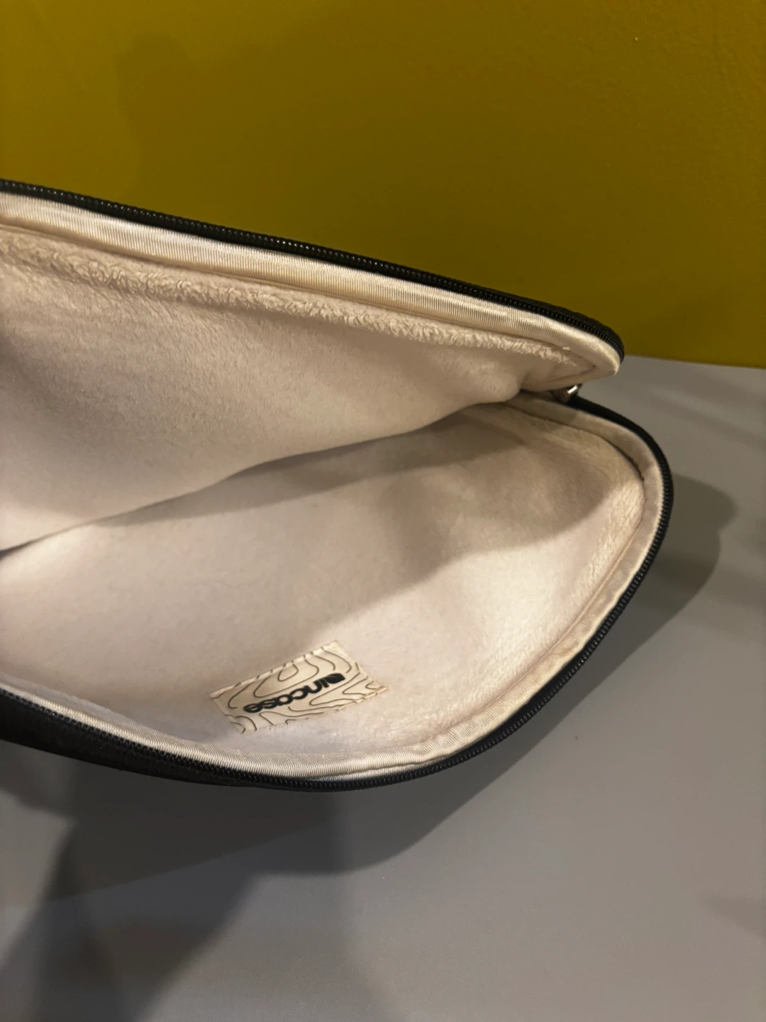 Incase Black Laptop Sleeve Case - photo 5