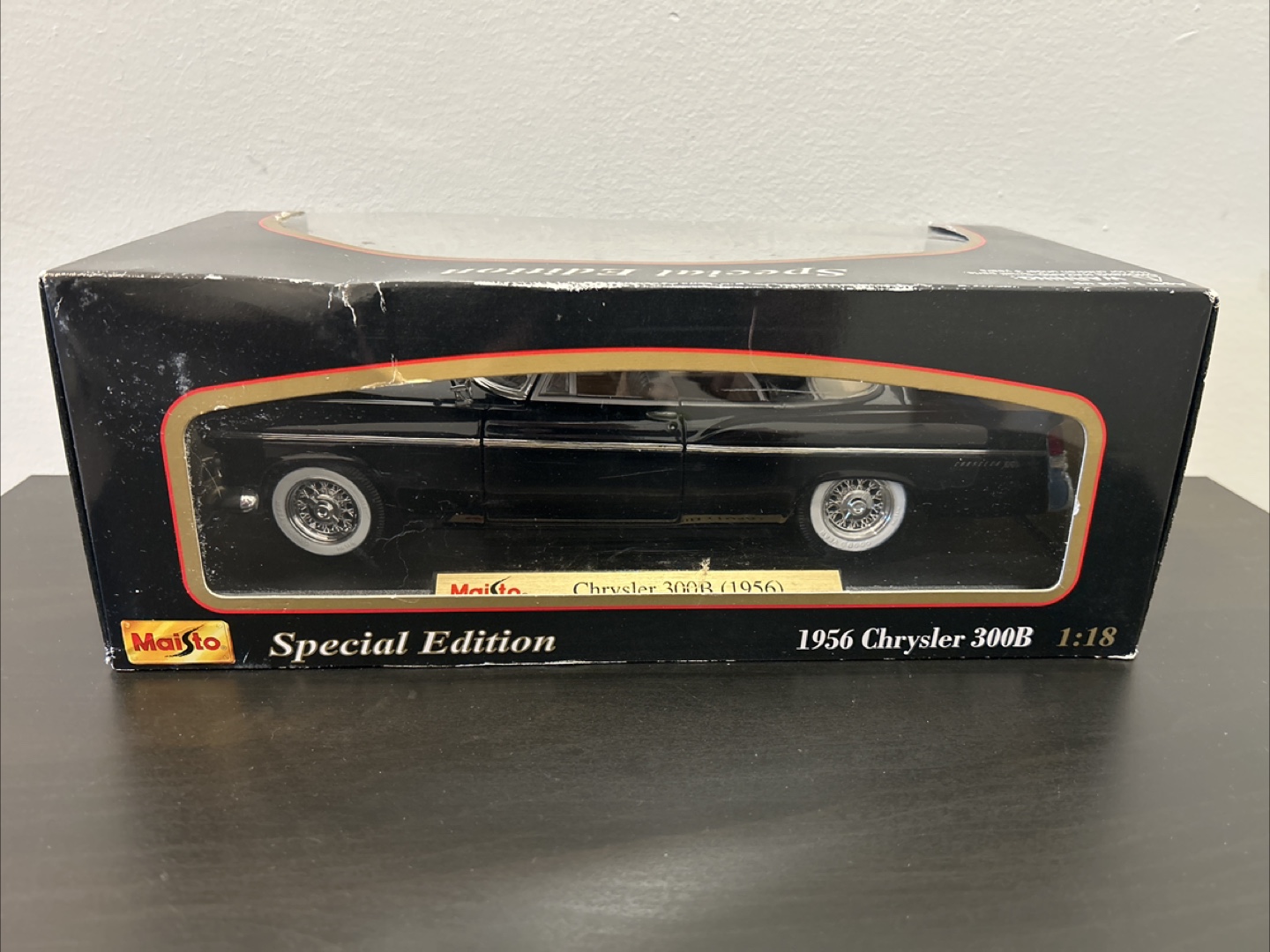 Maisto 1956 Chrysler 300B Special Edition 1:18 Diecast Car - photo 3