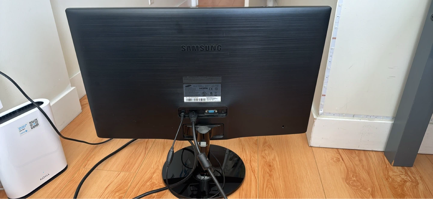 Samsung S24C350H Monitor - photo 2