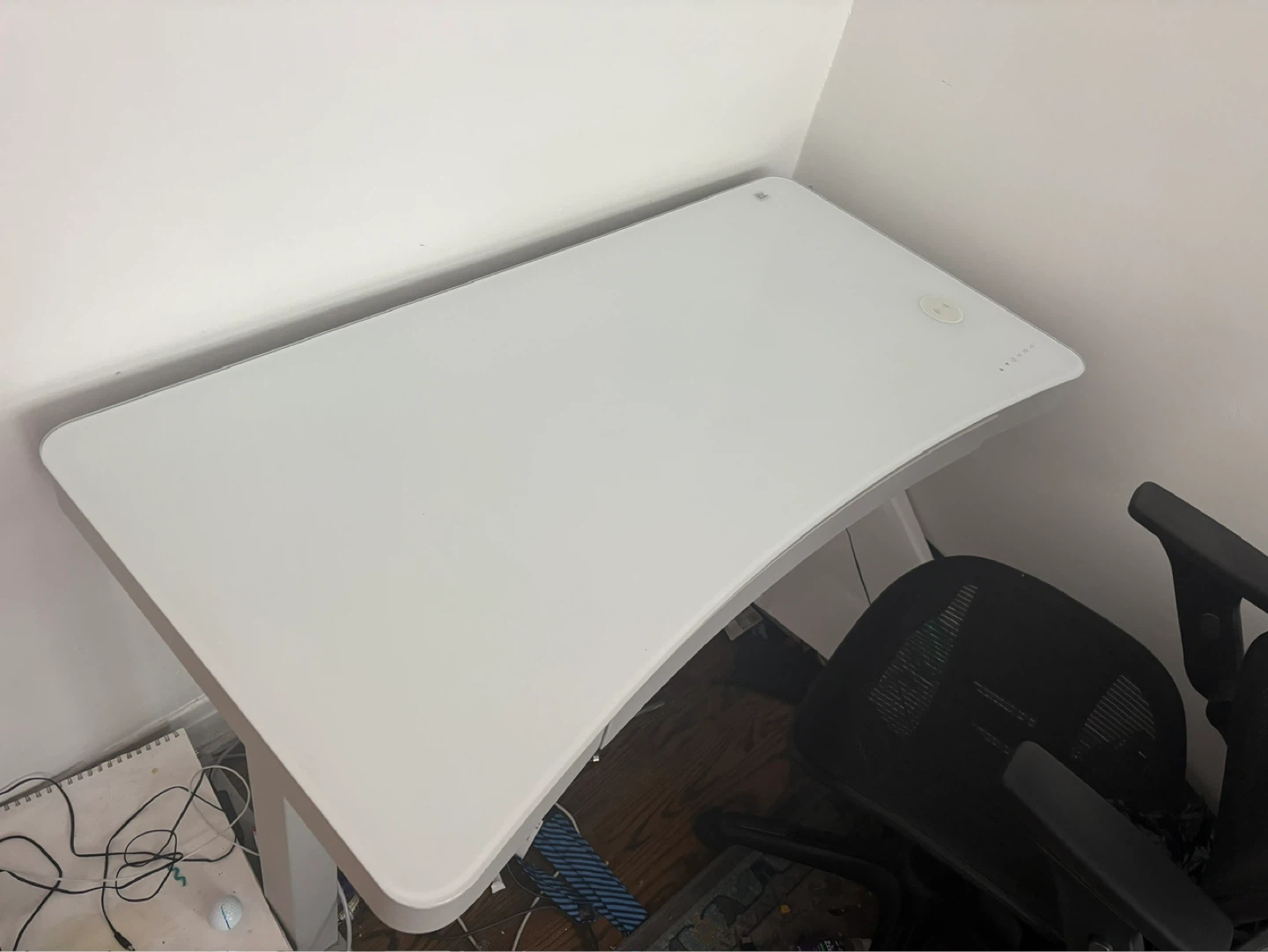 White Modern Desk with Drawer