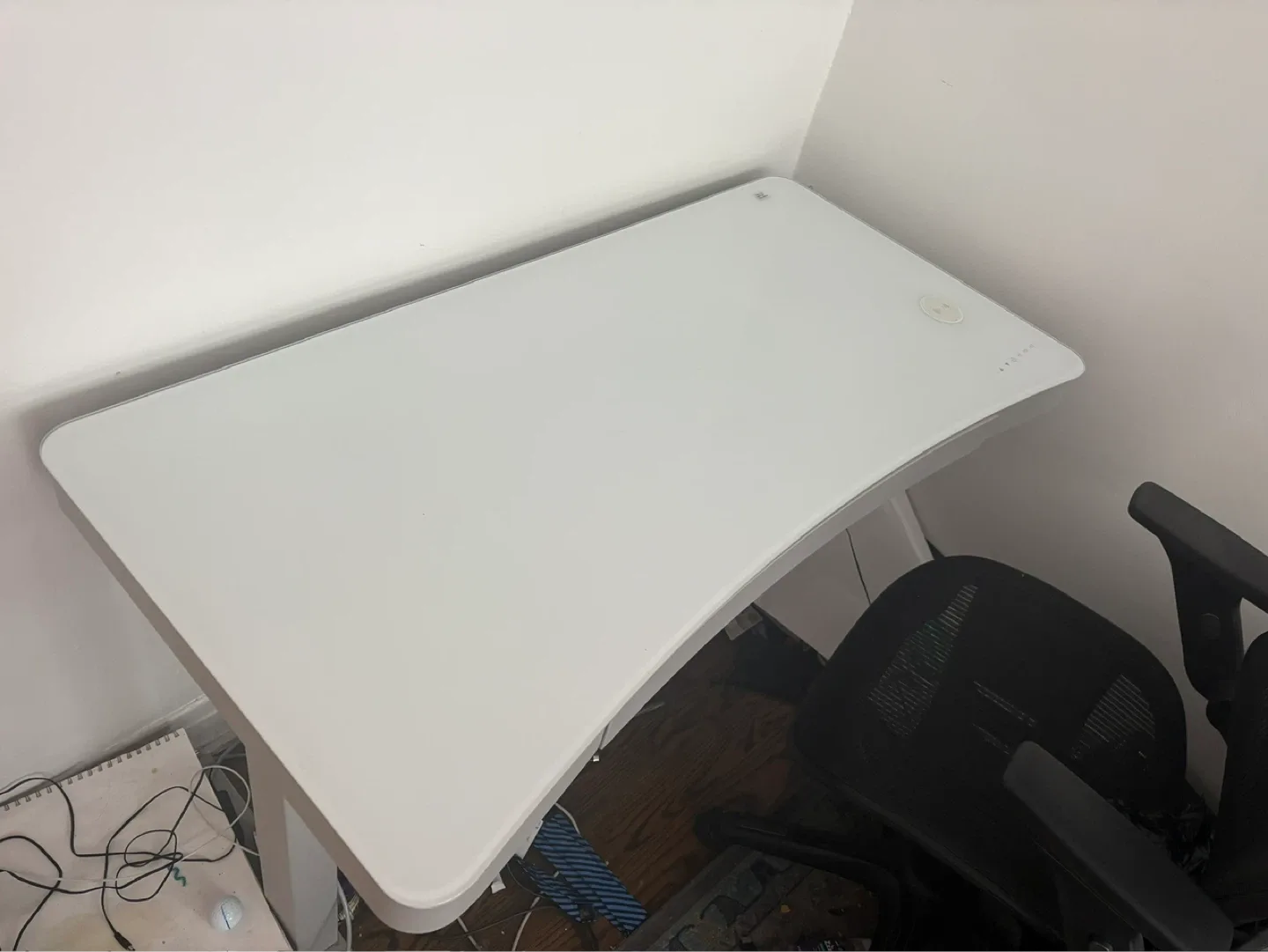 White Modern Desk with Drawer