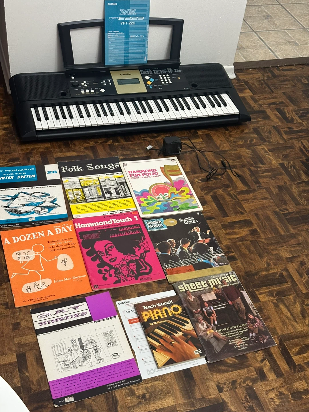 Yamaha PSR-E223 YPT-220 Digital Keyboard - photo 2