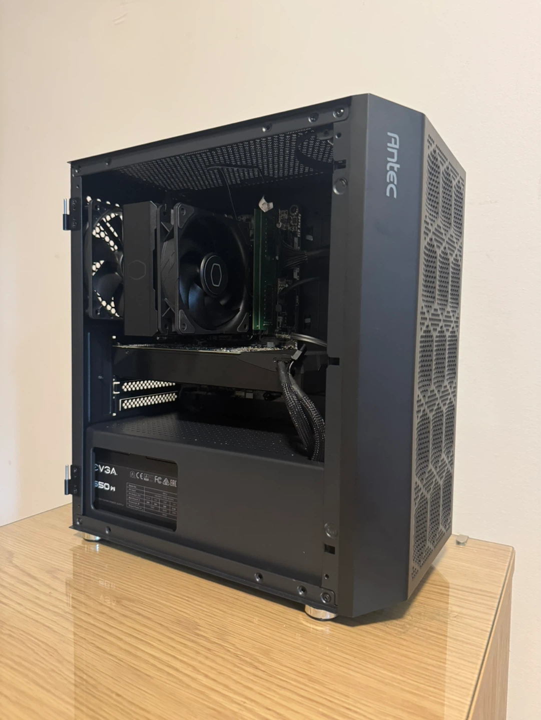 Desktop PC ddr4 16gb//256/I5/1060