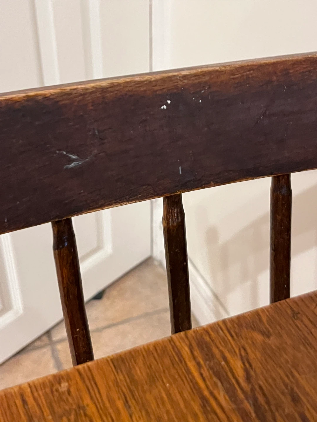 *MOVING SALE* 4 Oak chairs and table with extenders - photo 5