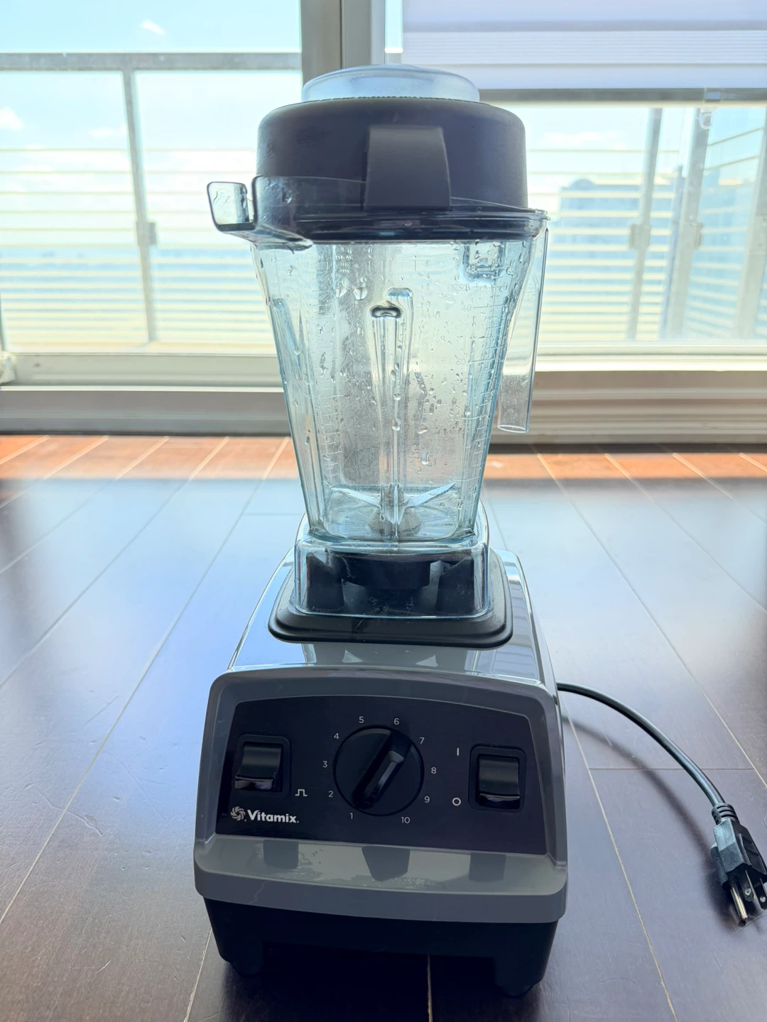 Vitamix E310 Explorian 1.4L 1380-Watt Stand Blender - Black