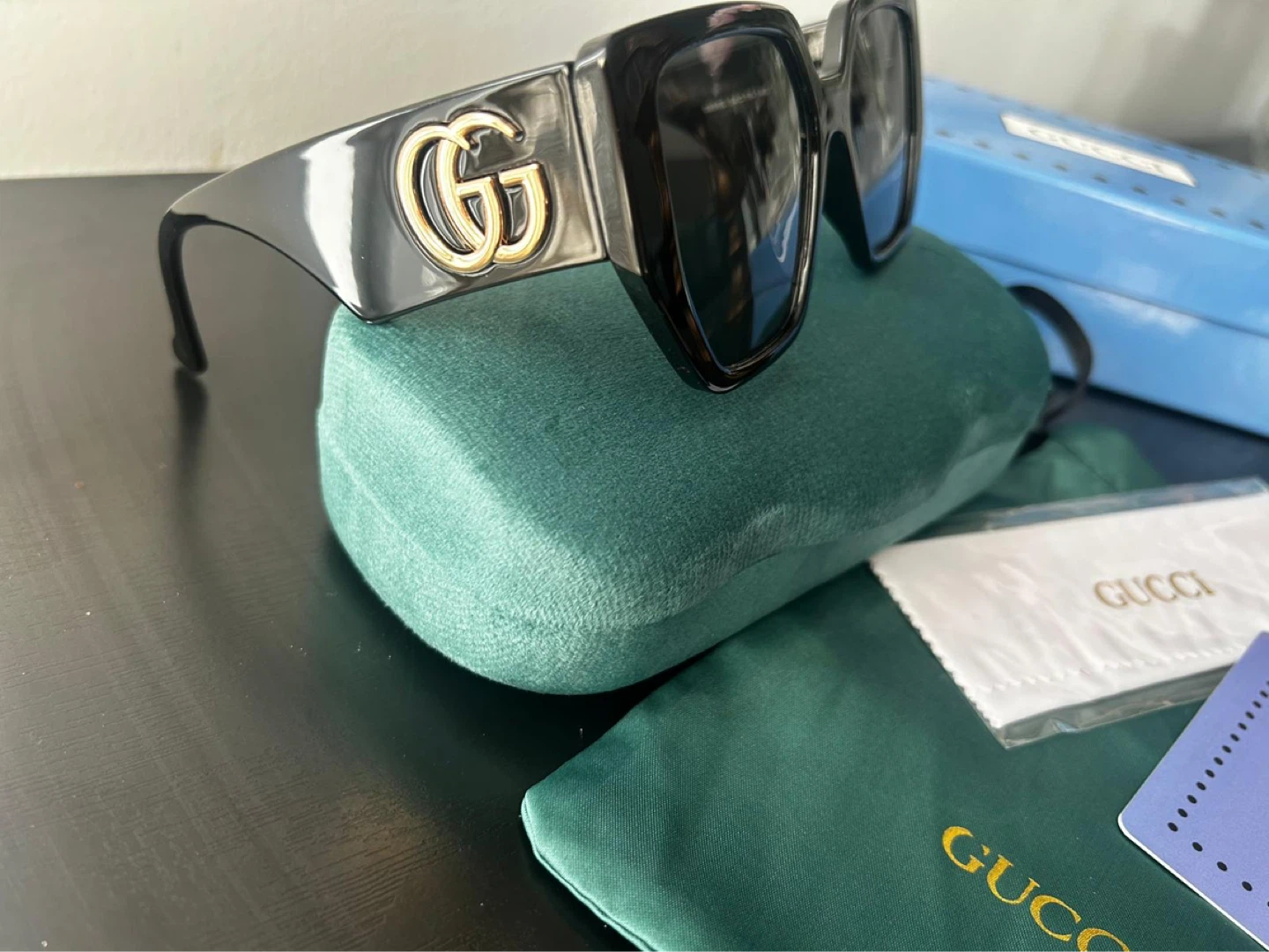 Gucci Black Sunglasses with Case - photo 2