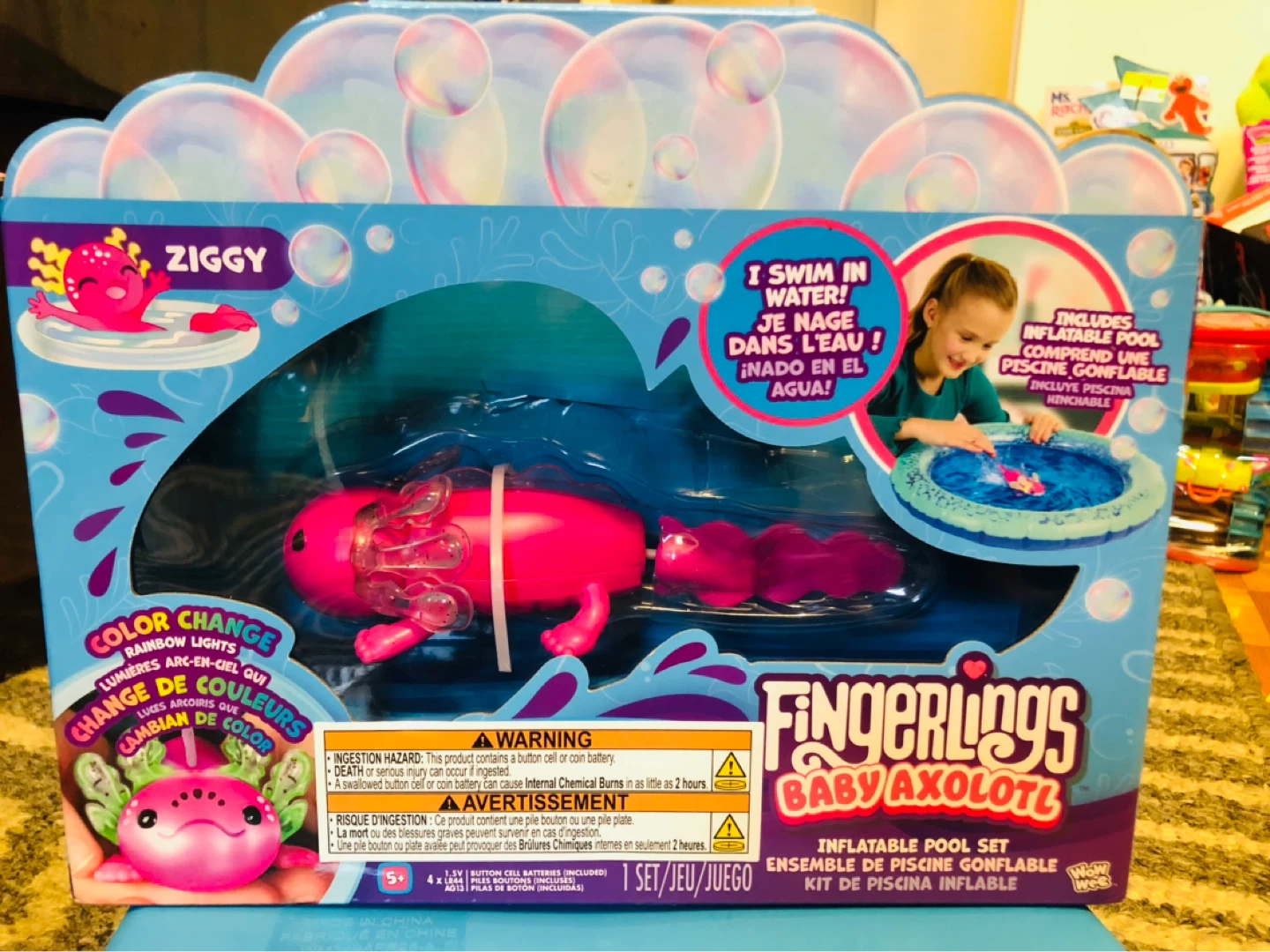 WowWee Fingerlings Baby Axolotl Inflatable Pool Set