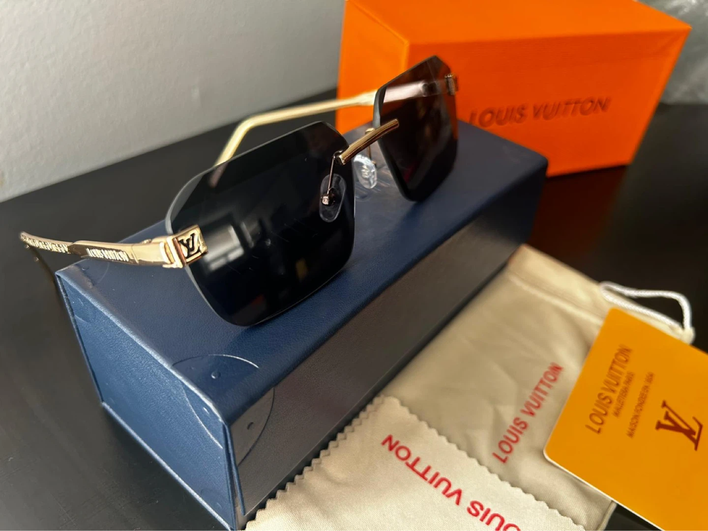 Louis Vuitton Sunglasses - photo 2