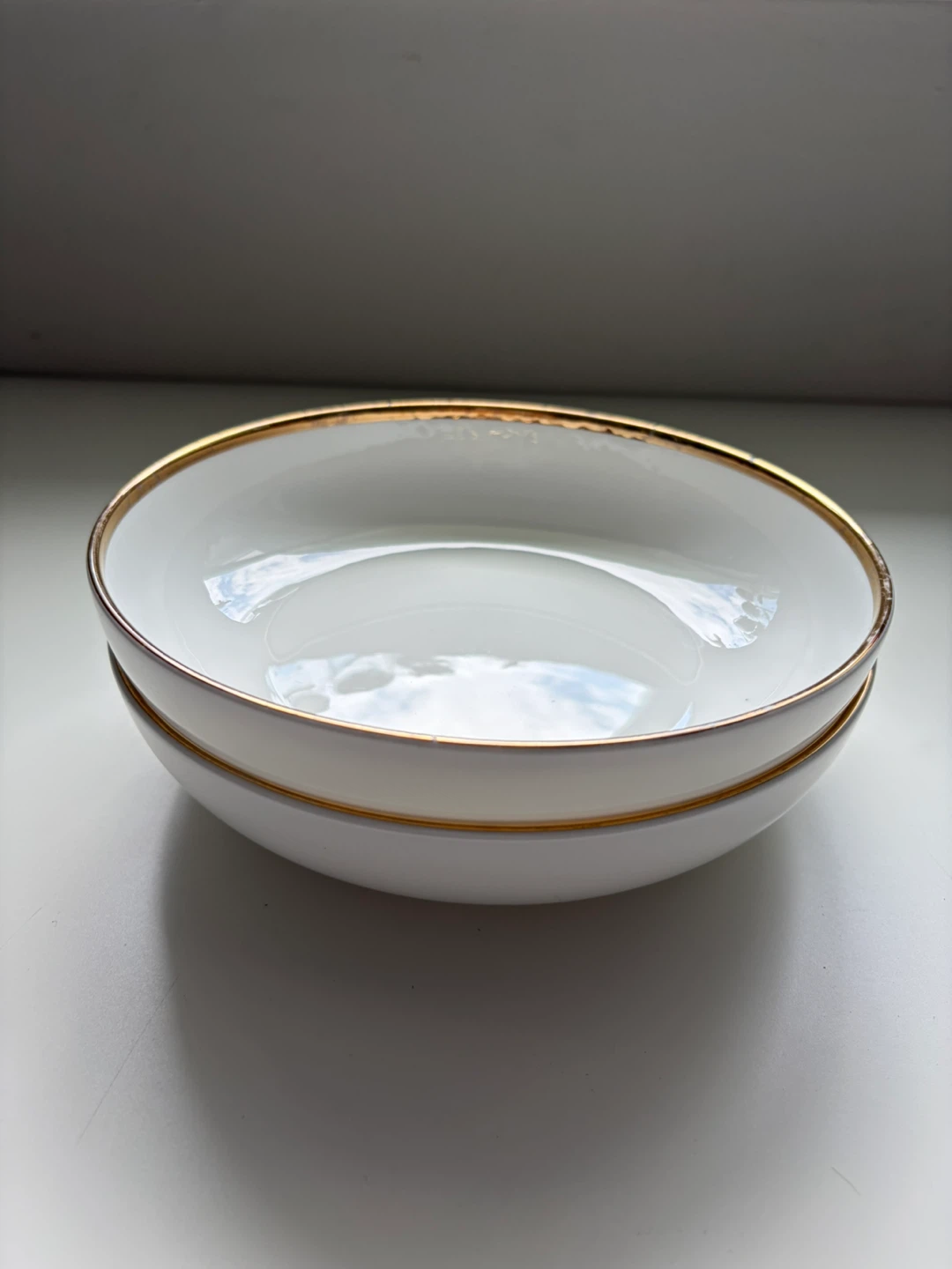 White bowls with gold trim (set of 2) - photo 5