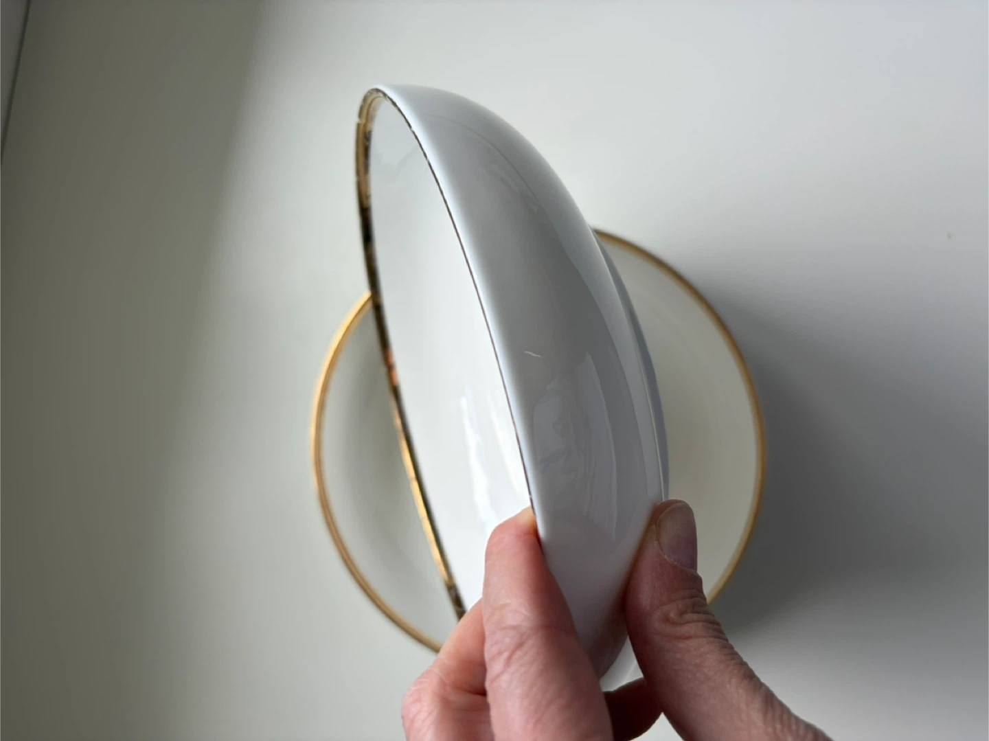 White bowls with gold trim (set of 2) - photo 2