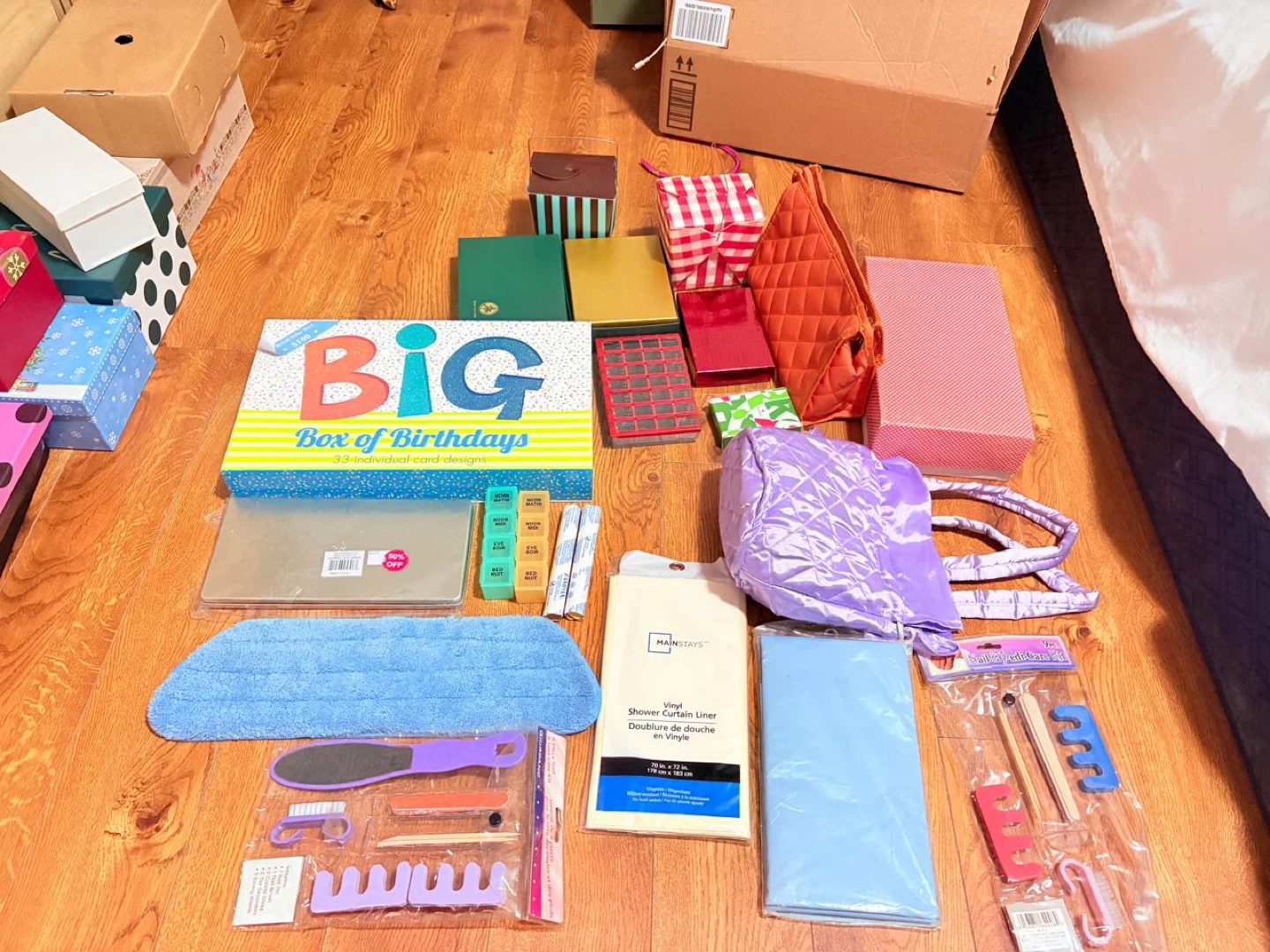Assorted Lot: Tote Bag, Foot Care Kit & More - photo 4