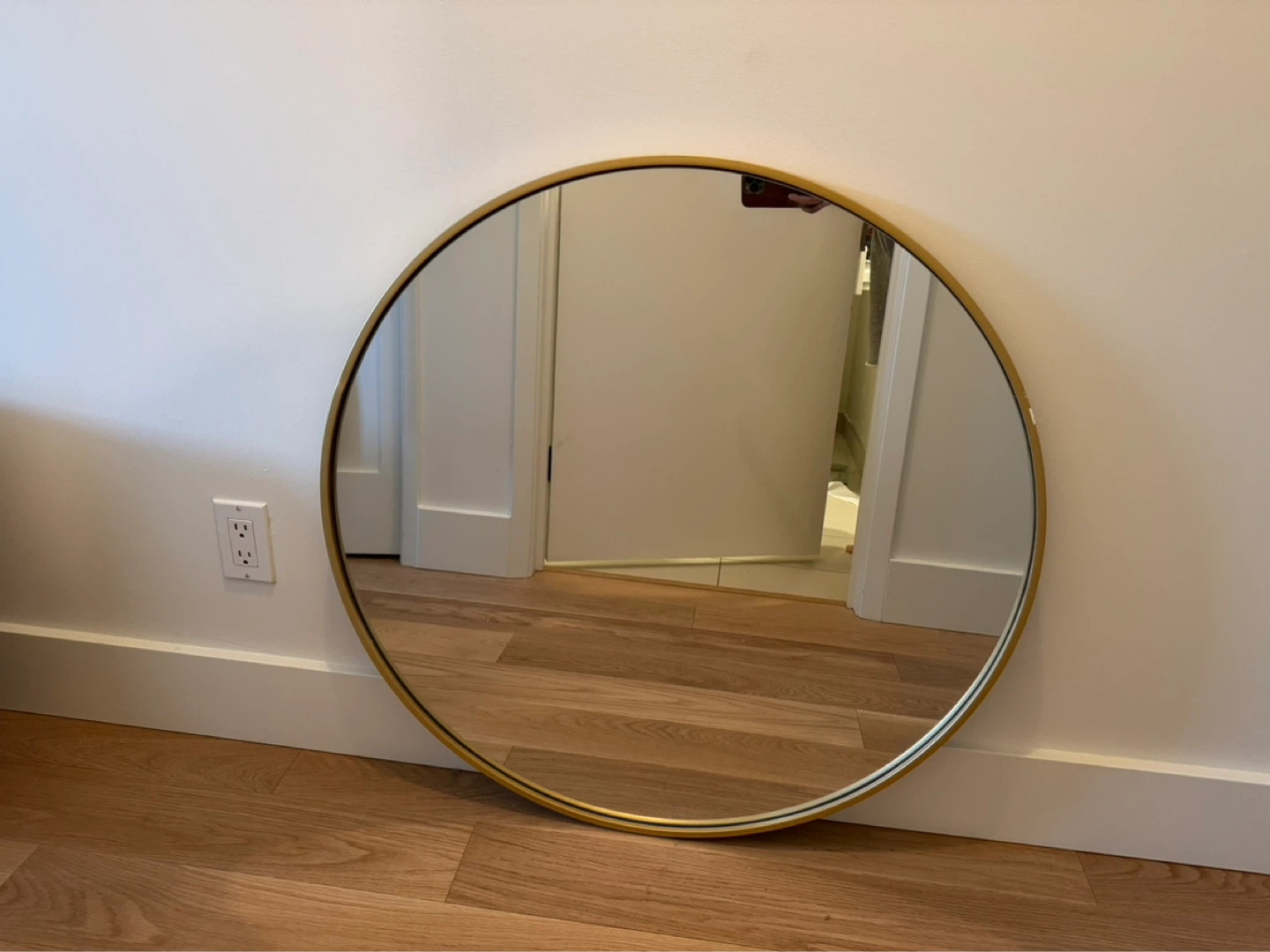 Round Mirror