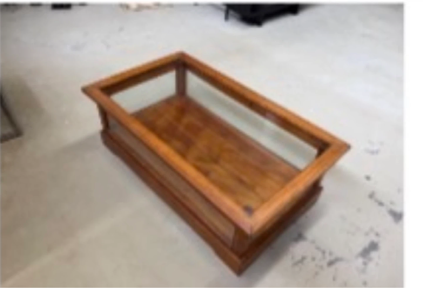 Wooden coffee table with glass top - photo 2