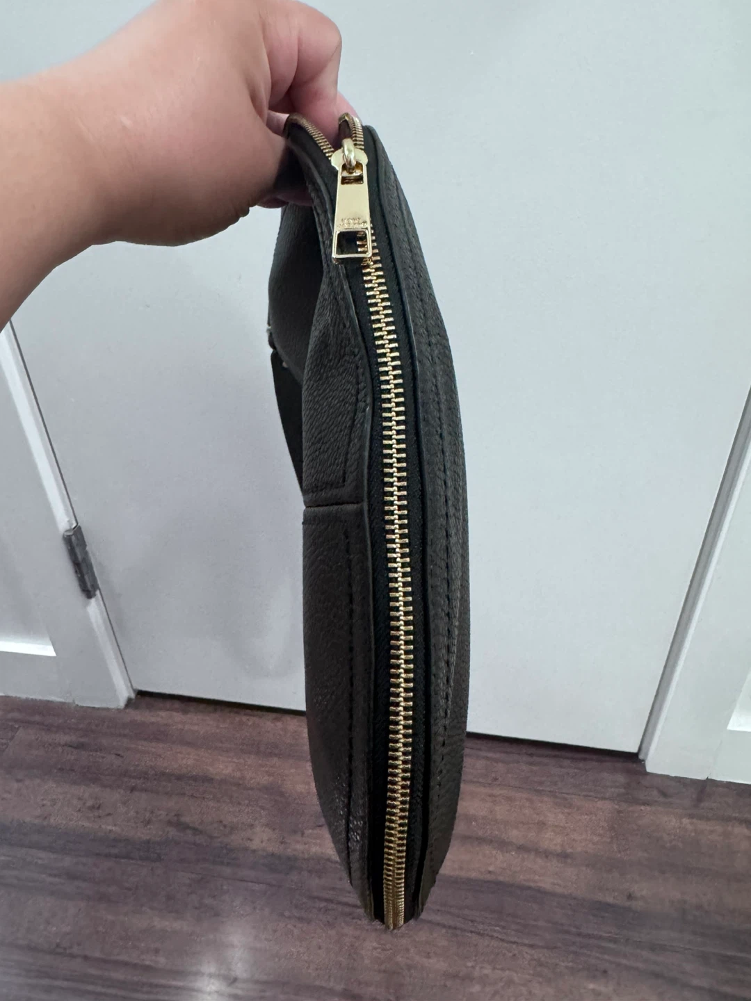 Marc Jacobs Black Leather Hobo Handbag - photo 3