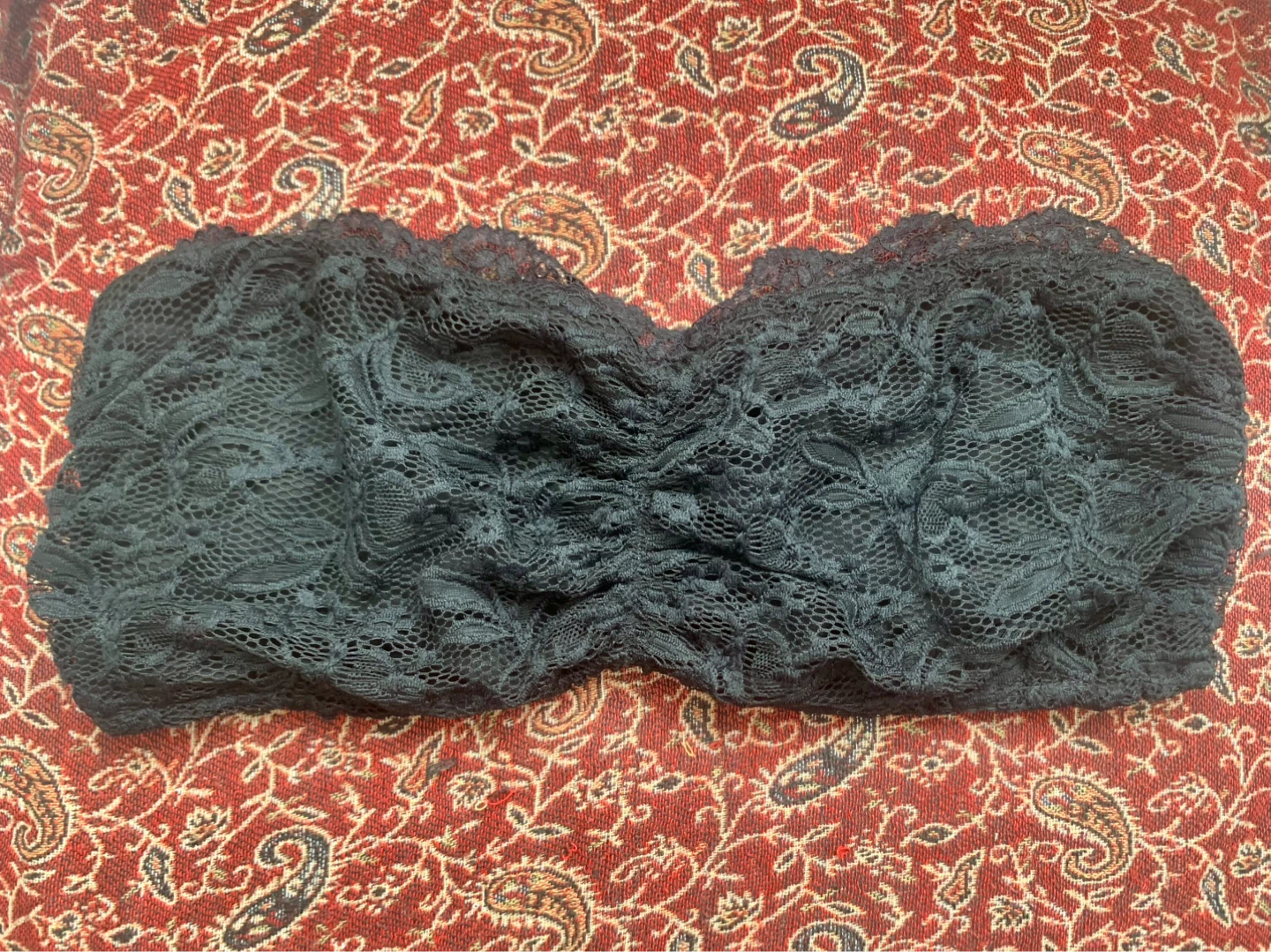 Black Lace Strapless Bralette