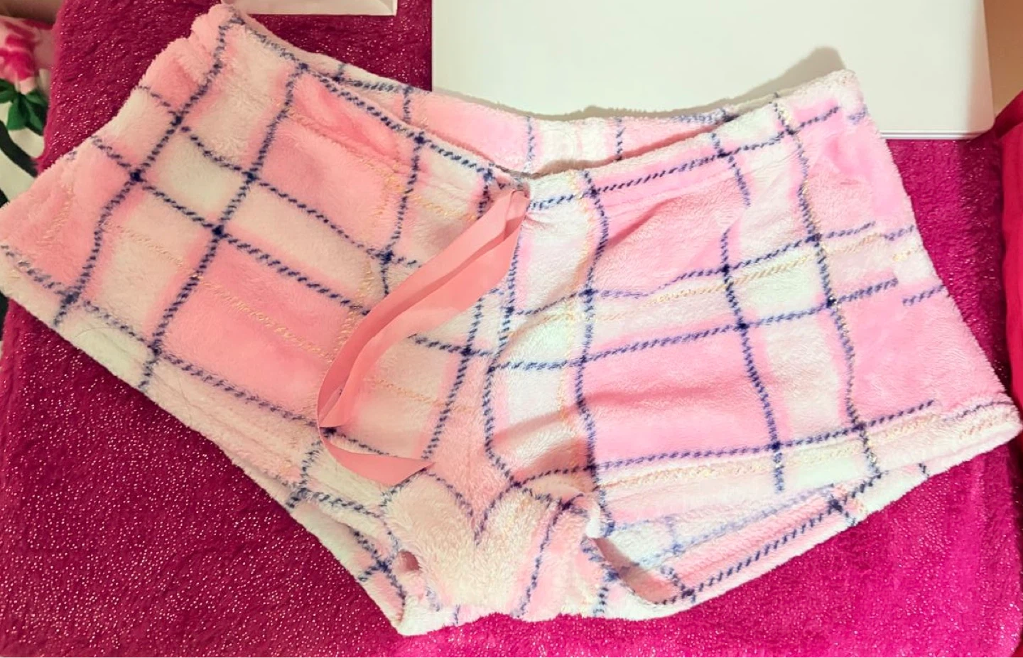 Fuzzy Plaid Sleep Shorts - Size M - photo 3