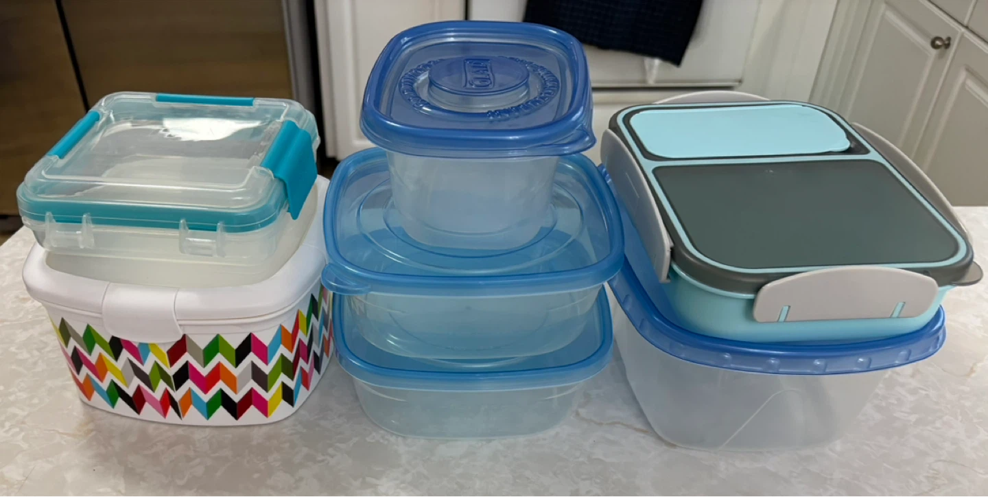 Tupperwares