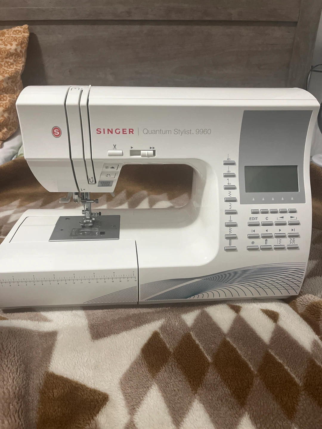 Singer Quantum Stylist 9960 Sewing Machine