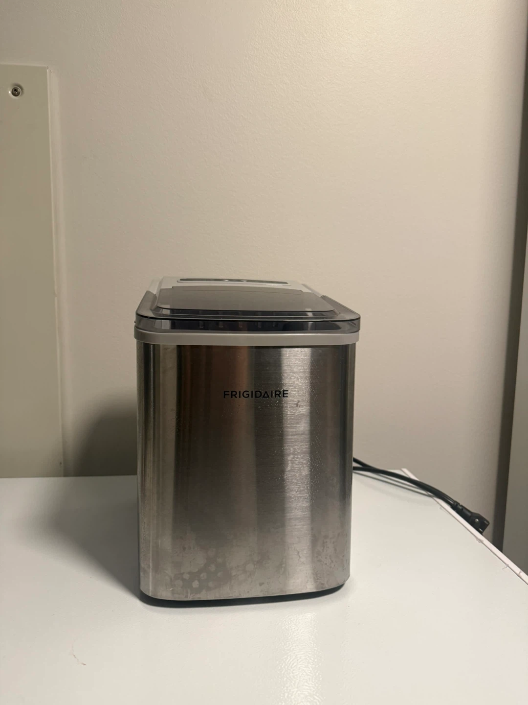 *Urgent* Frigidaire Stainless Steel Portable Ice Maker