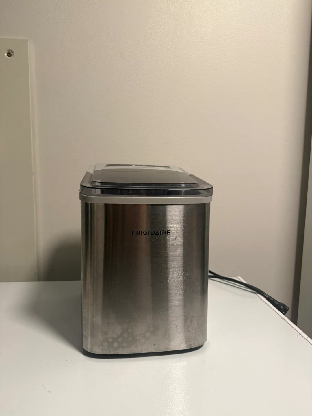 *Urgent* Frigidaire Stainless Steel Portable Ice Maker