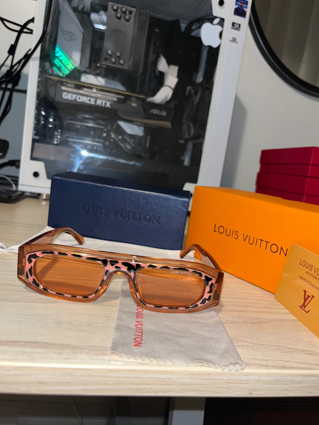 Louis Vuitton Orange Translucent Sunglasses - photo 2