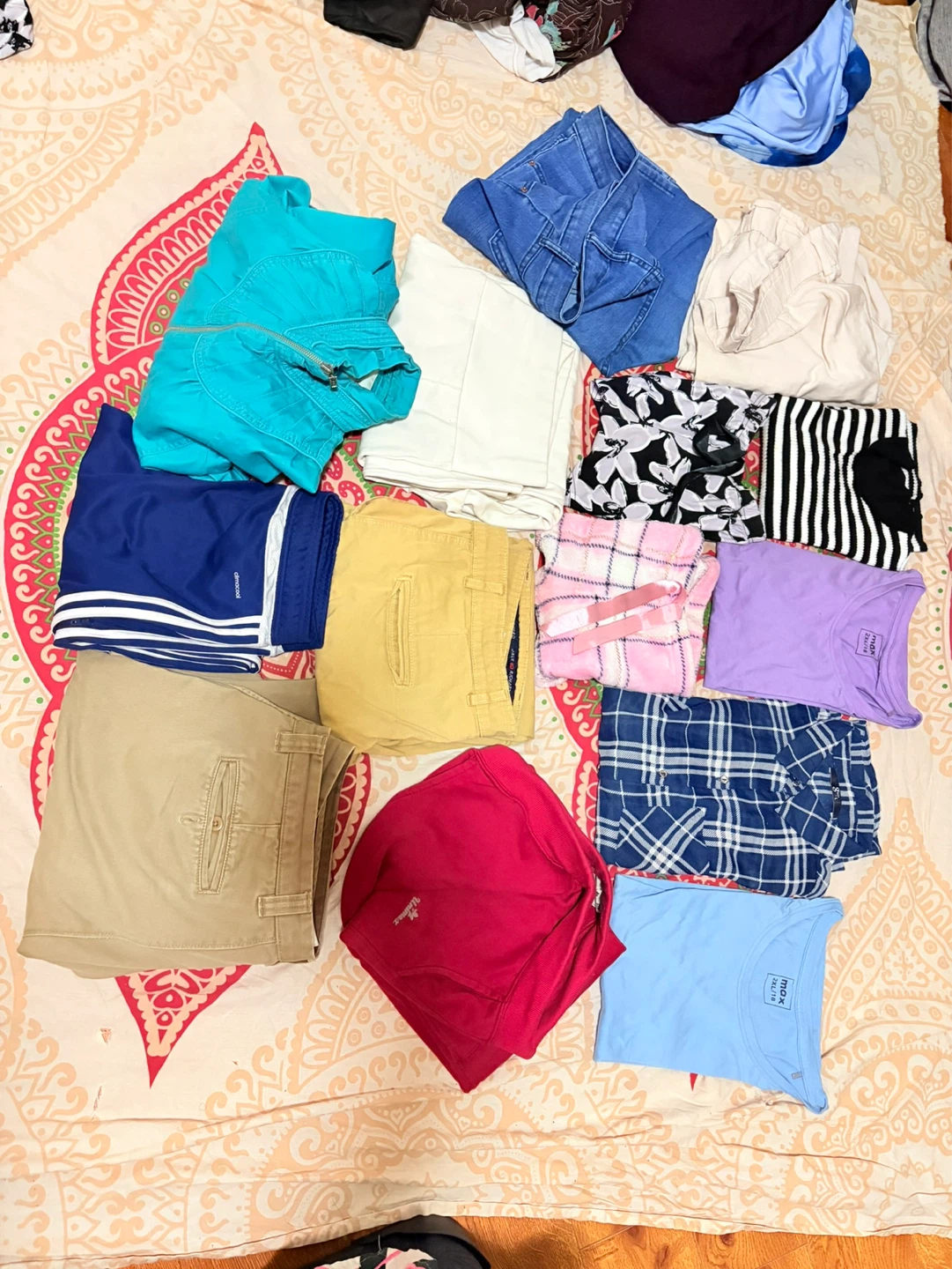 Assorted women's clothing items - photo 3