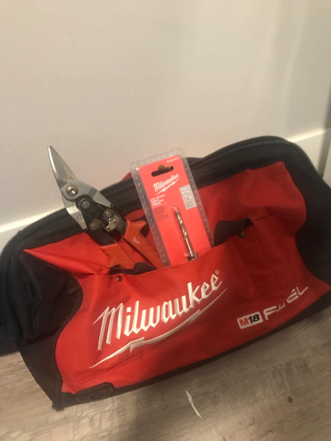 Milwaukee Sheet Metal Snips and Drill Bit Set
