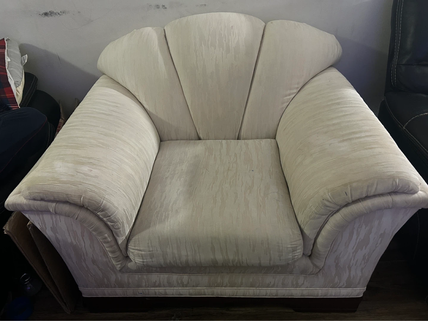 Cream Armchair - photo 2