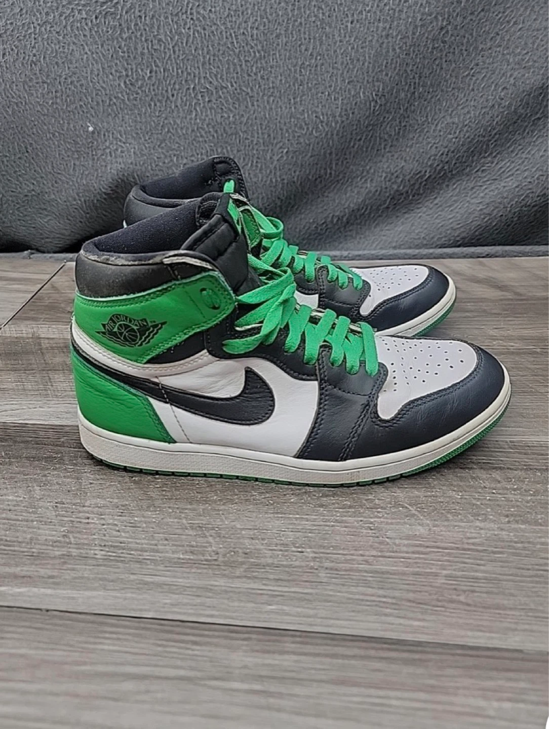 Nike Air Jordan 1 High OG 'Lucky Green' size us 8 - photo 2