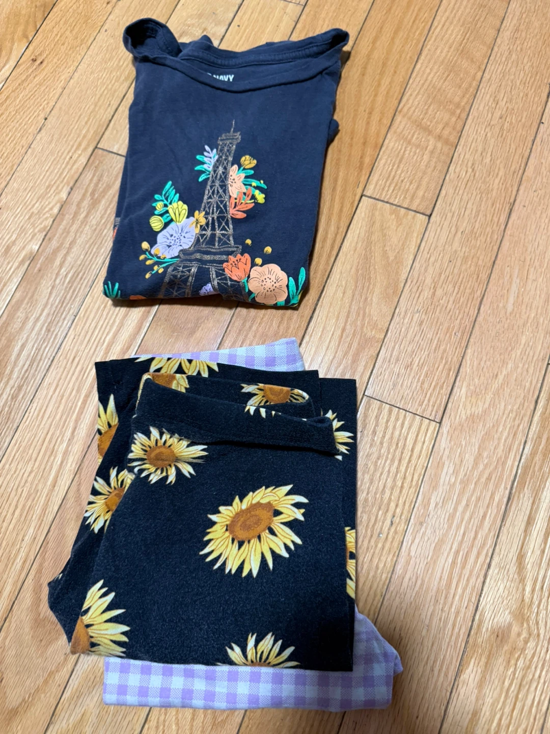Old Navy Eiffel Tower T-Shirt and Sunflower Leggings Set